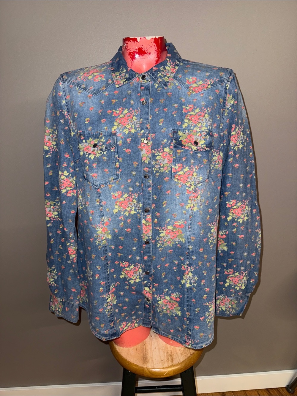 Overland snap button shirt top blouse